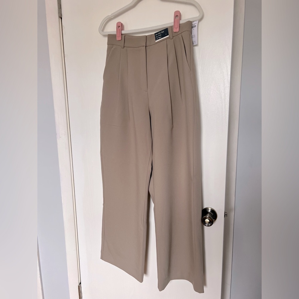 Abercrombie Curve Love A&F Sloane Tailored Pant in Size 29, Light Brown, NWT